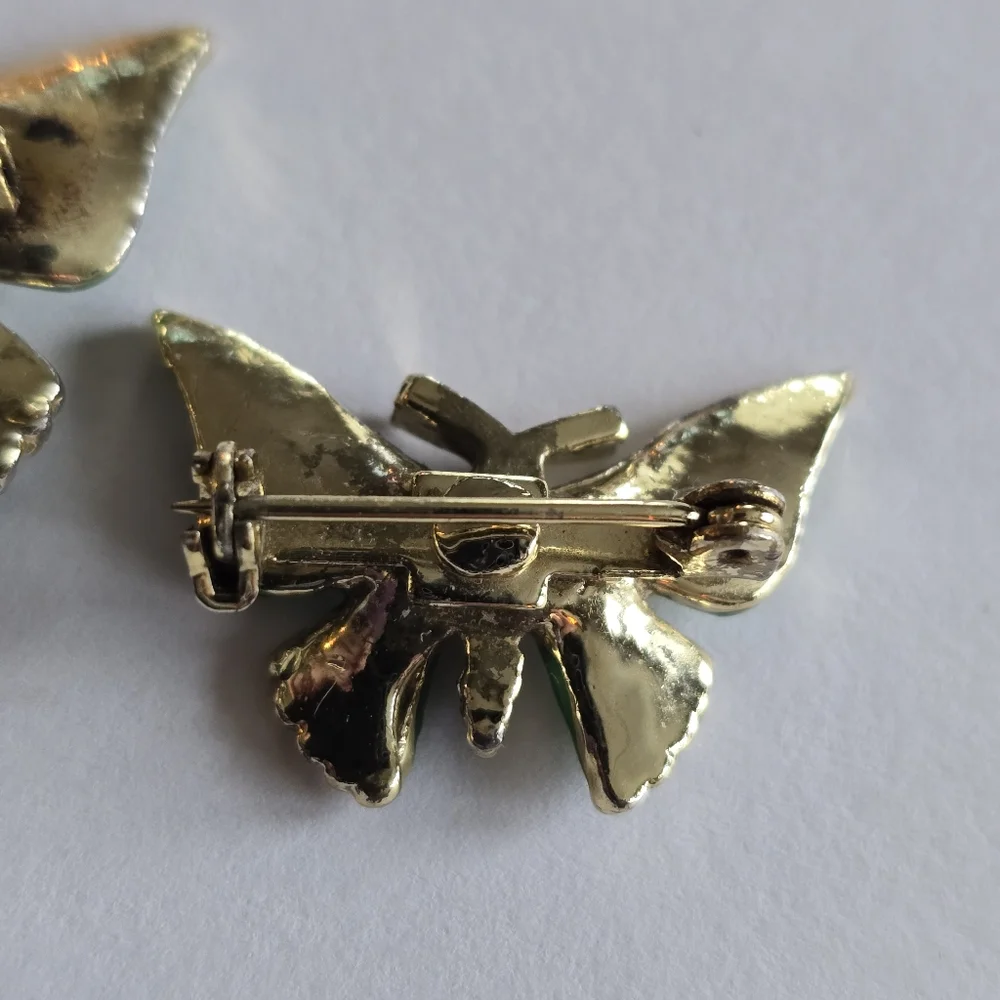 Vintage butterfly pin green enamel gold tone big and small bug insect pin set